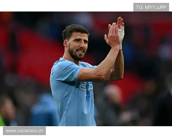 鲁本·迪亚斯在英超赛季中的防守表现持续稳健，重塑球队防守哲学。