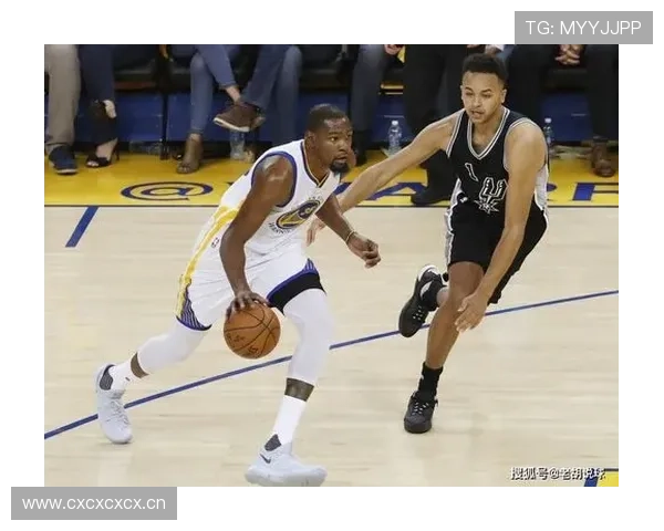 伯德无球跑动牵制防线，拉开空间改变进攻结构